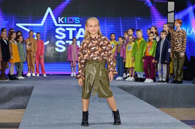 В Салехарде дизайнер Евгения Климкова представила капсульную коллекцию детской одежды