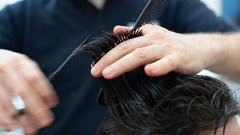 Парикмахер назвал раздражающую привычку клиентов перед окрашиванием волос