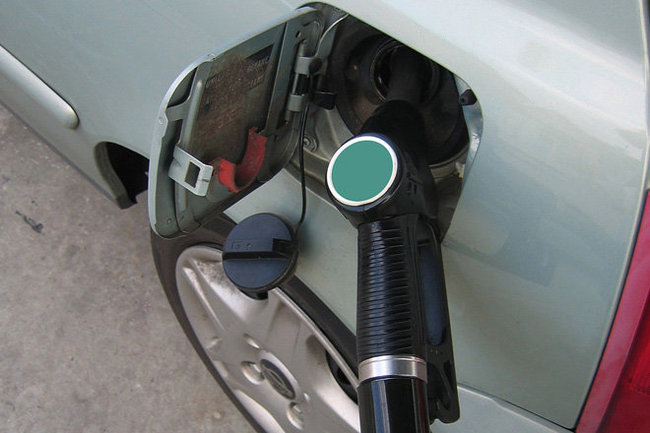 Правительство сдержит стоимость топлива на уровне инфляции – Новак