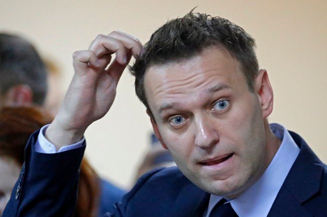 Навальный сел в лужу с фильмом о «дворце Путина»