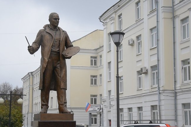 Памятники в твери цены и фото В Твери установлен памятник Ефрему Зверькову