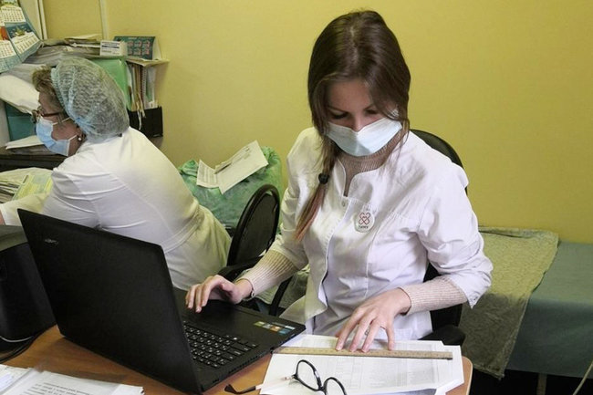 Медицинские сестры на Ямале принимают поздравления с профессиональным праздником