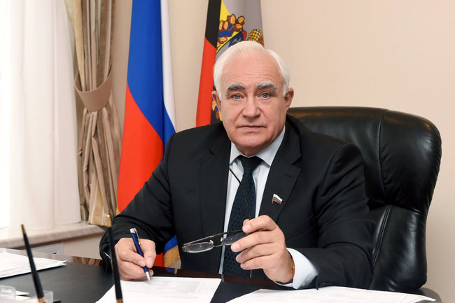 Председатель Курской облдумы лично проверил безопасность на избирательных участках