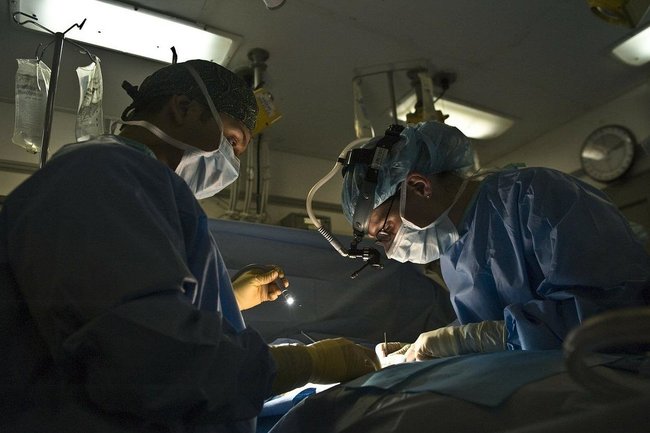 Врачи Нижневартовска спасли от инвалидности пациента с бляшкой в сонной артерии