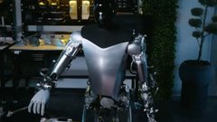 Маск: На заводах Tesla будут работать тысячи антропоморфных роботов Optimus