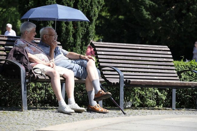 Пенсии работающих пенсионеров пересчитают с 1 августа