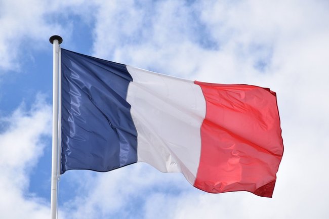 Россияне во Франции жалуются на требование банка подтвердить их право на проживание в стране