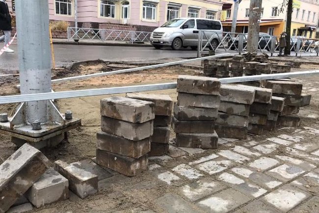 В Рыбинске восстановят тротуар на улице Крестовой