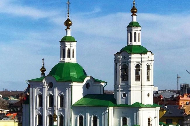 В РПЦ призвали россиян брать отгулы в будни ради посещения храмов