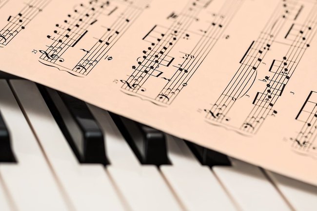 В школьные уроки «Музыки» хотят добавить песни об СВО