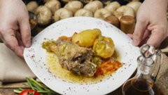 Муж обожает такую картошку с мясом: простое блюдо в оригинальном исполнении – тает во рту