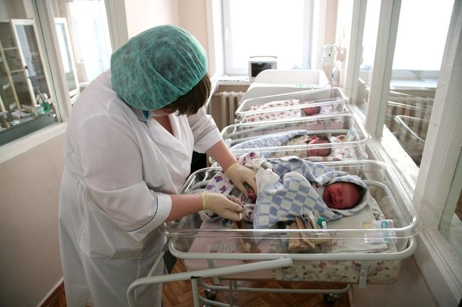 Оценено влияние семейного капитала на рождаемость в России