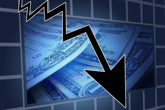Удар по финансовой системе: аналитик Коган оценил последствия девальвации