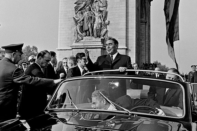 Зонт против киллера: как Брежнева спасали от покушения во время визита в Париж