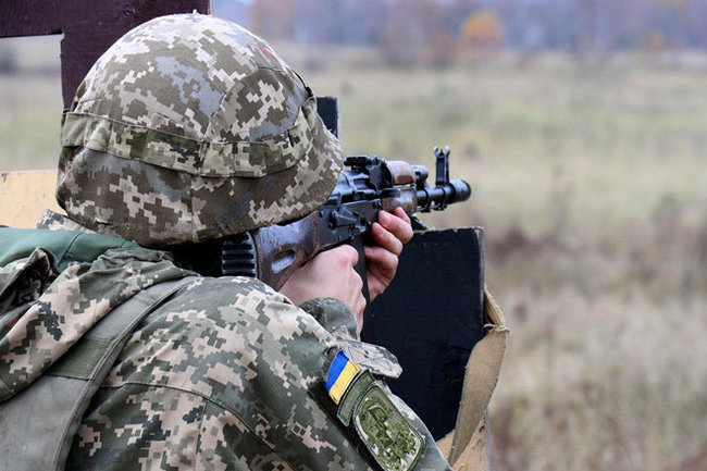 Украина продолжает военные действия на Донбассе