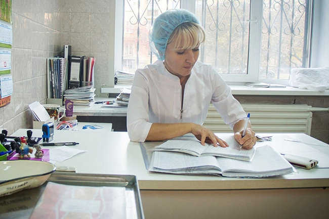 Эксперт рассказала о кадровом голоде среди врачей и медсестер в РФ