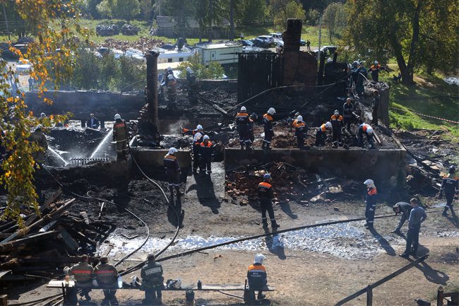 Под новгородом. Пожар в психоневрологическом интернате «Оксочи». Психдиспансер под Новгородом пожар. Пожар в психоневрологическом интернате Новгородская область. Оксочи пожар.