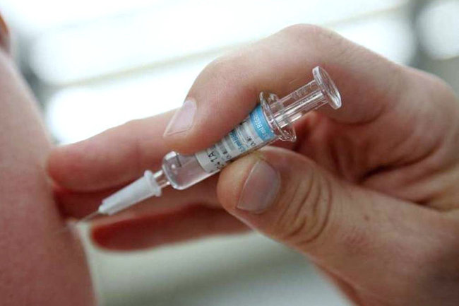 В Югре депутаты предлагают ввести обязательную вакцинацию от кори и дифтерии для мигрантов