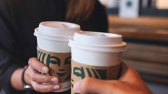 Компания Starbucks зарегистрировала свой логотип в России