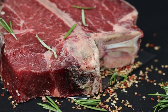 Минсельхоз хочет ужесточить правила приема мяса в торговле: как это отразится на ценах