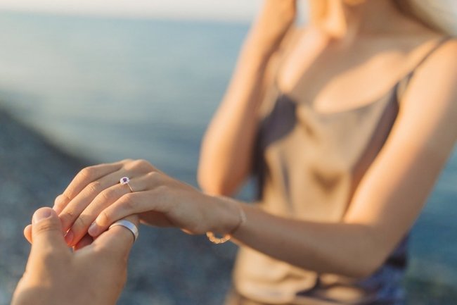 пара отношения любовь предложение помолвка невеста обручальное кольцо