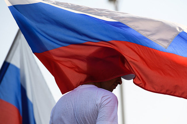 Две трети россиян верят в теорию заговора против страны – ВЦИОМ