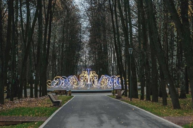 Зимний арт-фонтан открылся в нижегородском парке «Швейцария»