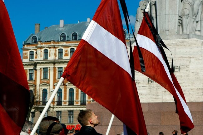 Латвию качнуло в сторону сталинских репрессий