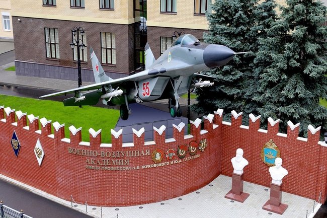 Курсантов академии ВВС в Воронеже выпустят досрочно в случае военного положения