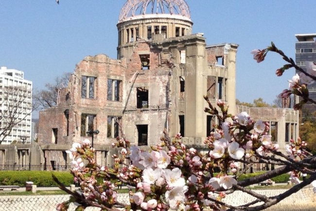 Историческая амнезия Японии: в годовщину трагедии в Хиросиме страна ругает Россию