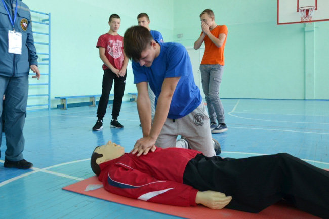 Ингушских школьников учат помогать пострадавшим при аварии