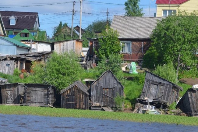 Шушкарцы готовы избавиться от старых лодочных гаражей