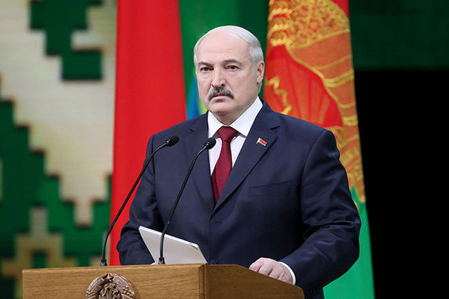 Лукашенко пообещал усмирить Белоруссию без помощи России
