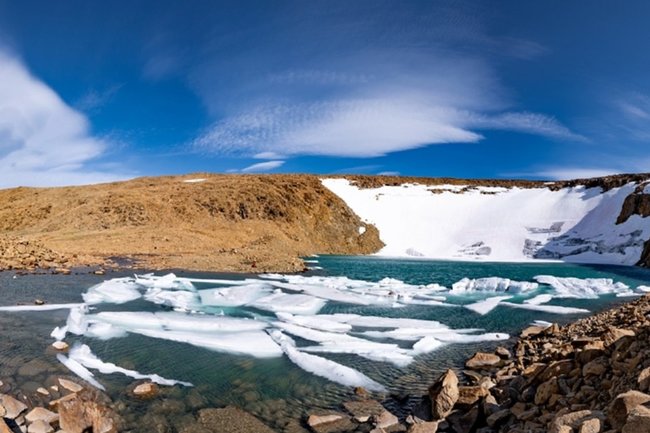 Ямальских туристов в августе торжественно отведут к древнему леднику Романтиков