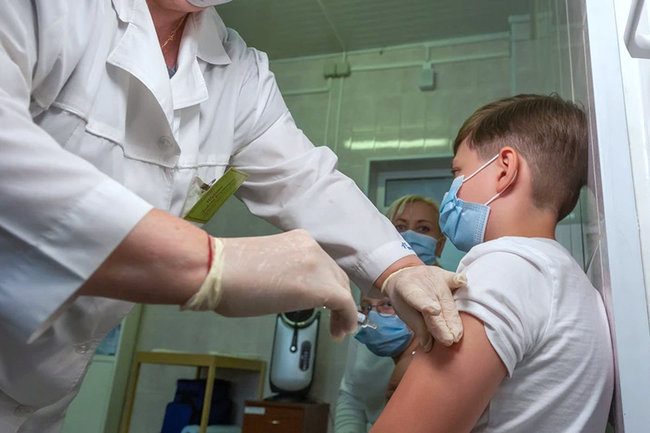 Роспотребнадзор рассказал, поможет ли советская прививка от оспы обезьян