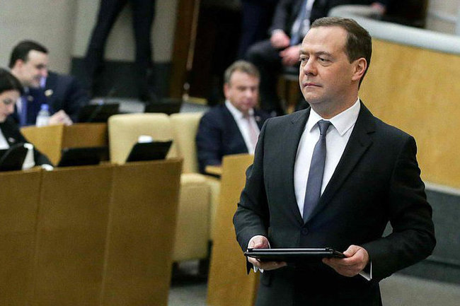 «Время прятать концы в воду»: почему Медведев предложил отказаться от расчета ВВП
