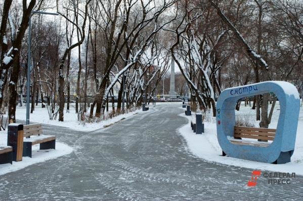 Екатеринбург столкнулся с засильем снежных фаллосов