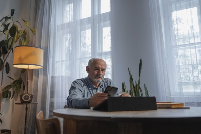 Пожилым гражданам разъяснили информацию о повышении пенсий в мае 2022 года