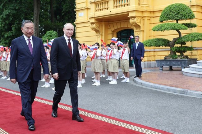 Владимир Путин и президент Вьетнама То Лам