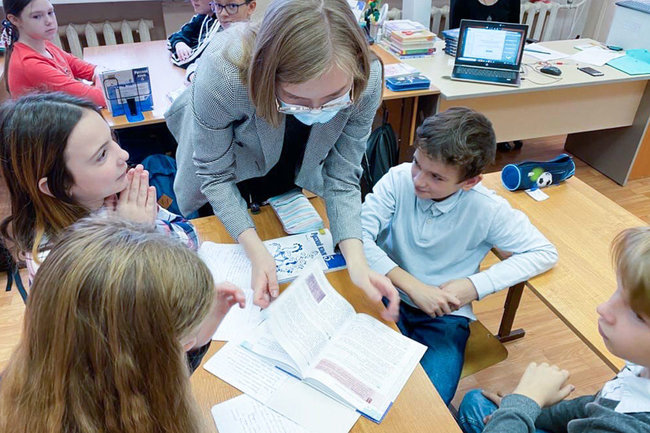 Учителям из Кировской области снова выплатят по миллиону рублей