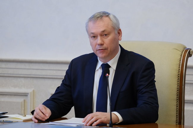 В Новосибирске губернатор Травников обсудил с мэрией поддержку ремонта дорог
