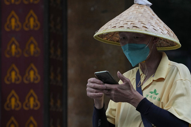 Пандемия бушует: власти Китая закрыли заводы