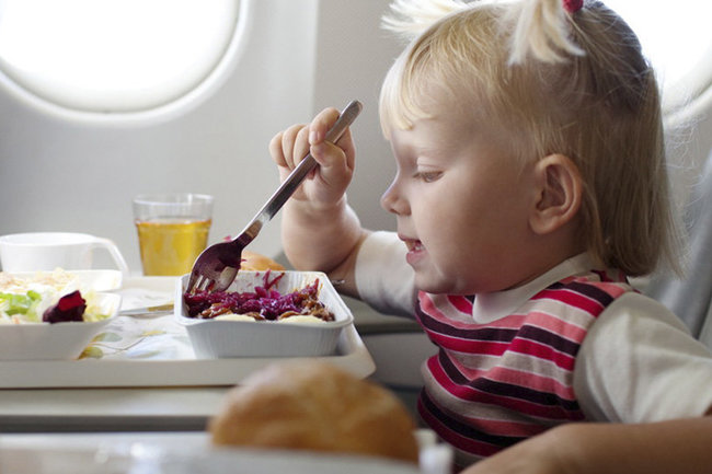 Чем кормить ребенка в поездке