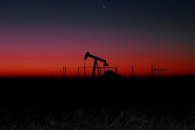 Аналитик Емельянов: скачка цен на нефть из-за войны на Ближнем Востоке не будет