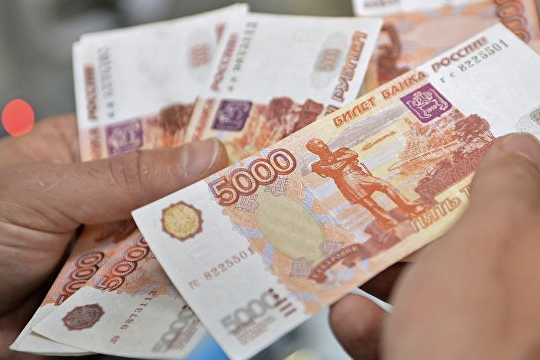 В России предложили повысить зарплаты в «женских» бюджетных отраслях