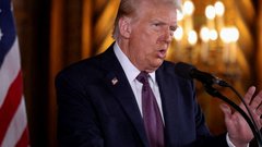 Трамп продлил санкции против России еще на год