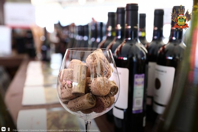 В России начался дефицит пробок для вина и дубовых бочек для их выдержки