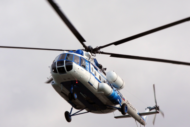 В Сургутском районе детей-ханты доставили на вертолете к школе