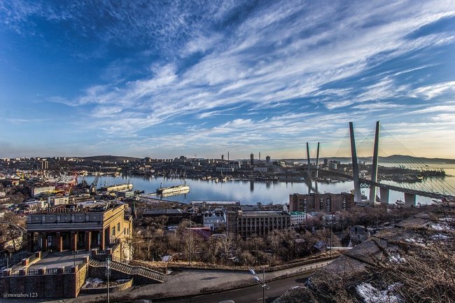 Жители Владивостока страдают от судовой аварии