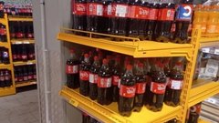 Оригинальная Coca-Cola снова появилась в крупных продуктовых сетях России